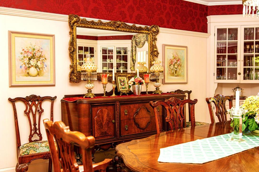 Historic Wilson-Guy House Bed & Breakfast Niagara-on-the-Lake Exterior photo