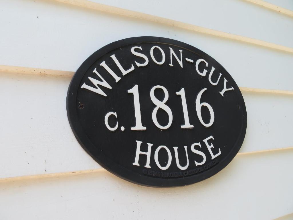 Historic Wilson-Guy House Bed & Breakfast Niagara-on-the-Lake Exterior photo
