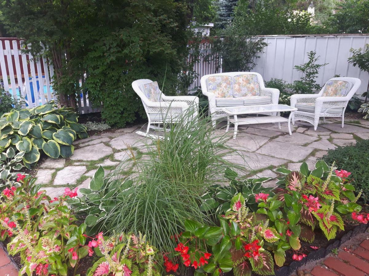 Historic Wilson-Guy House Bed & Breakfast Niagara-on-the-Lake Exterior photo